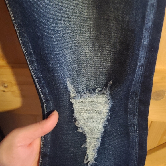 Kancan Distressed High Rise Crop Jeans NWT - Picture 5 of 15